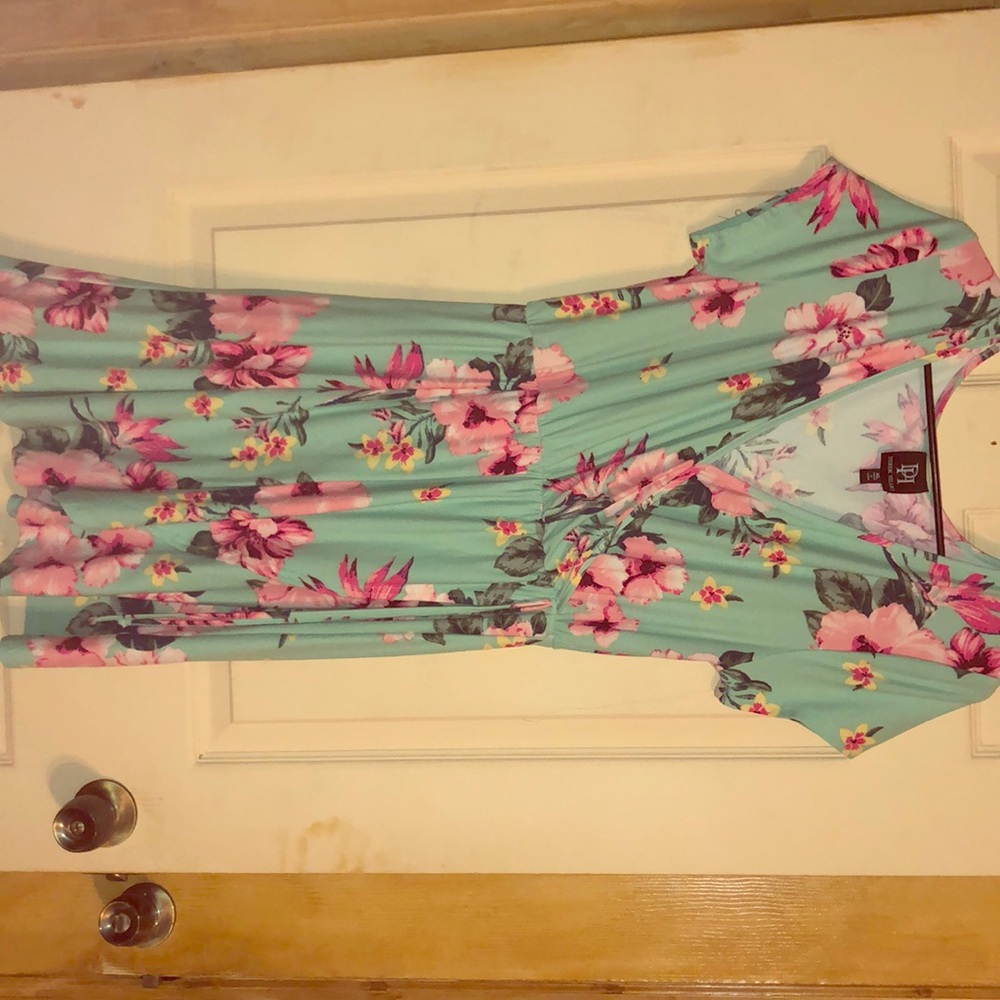 Floral short dress